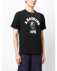 schwarzes bedrucktes T-Shirt mit einem Rundhalsausschnitt von A Bathing Ape