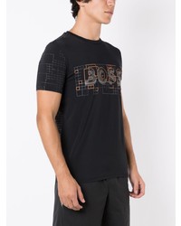 schwarzes bedrucktes T-Shirt mit einem Rundhalsausschnitt von BOSS