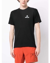 schwarzes bedrucktes T-Shirt mit einem Rundhalsausschnitt von Ostrya