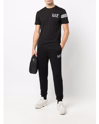 schwarzes bedrucktes T-Shirt mit einem Rundhalsausschnitt von Ea7 Emporio Armani