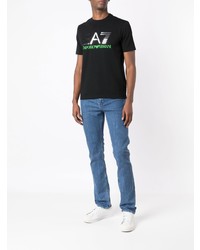 schwarzes bedrucktes T-Shirt mit einem Rundhalsausschnitt von Ea7 Emporio Armani