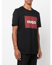 schwarzes bedrucktes T-Shirt mit einem Rundhalsausschnitt von Hugo