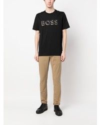 schwarzes bedrucktes T-Shirt mit einem Rundhalsausschnitt von BOSS