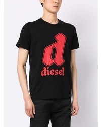 schwarzes bedrucktes T-Shirt mit einem Rundhalsausschnitt von Diesel