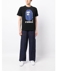 schwarzes bedrucktes T-Shirt mit einem Rundhalsausschnitt von A Bathing Ape