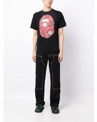 schwarzes bedrucktes T-Shirt mit einem Rundhalsausschnitt von A Bathing Ape