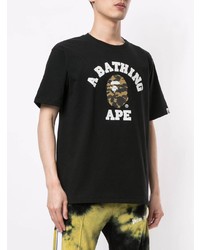 schwarzes bedrucktes T-Shirt mit einem Rundhalsausschnitt von A Bathing Ape