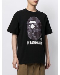 schwarzes bedrucktes T-Shirt mit einem Rundhalsausschnitt von A Bathing Ape