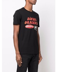 schwarzes bedrucktes T-Shirt mit einem Rundhalsausschnitt von Diesel