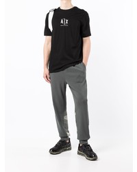 schwarzes bedrucktes T-Shirt mit einem Rundhalsausschnitt von Armani Exchange