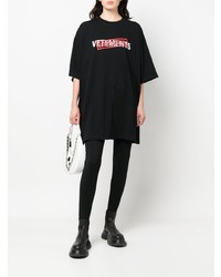 schwarzes bedrucktes T-Shirt mit einem Rundhalsausschnitt von Vetements