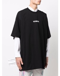 schwarzes bedrucktes T-Shirt mit einem Rundhalsausschnitt von Vetements