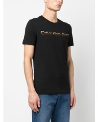 schwarzes bedrucktes T-Shirt mit einem Rundhalsausschnitt von Calvin Klein