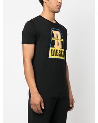 schwarzes bedrucktes T-Shirt mit einem Rundhalsausschnitt von Diesel