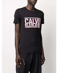 schwarzes bedrucktes T-Shirt mit einem Rundhalsausschnitt von Calvin Klein Jeans