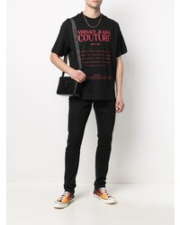 schwarzes bedrucktes T-Shirt mit einem Rundhalsausschnitt von VERSACE JEANS COUTURE