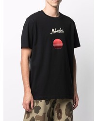 schwarzes bedrucktes T-Shirt mit einem Rundhalsausschnitt von Maharishi