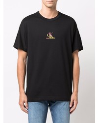 schwarzes bedrucktes T-Shirt mit einem Rundhalsausschnitt von Calvin Klein Jeans