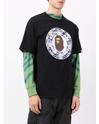 schwarzes bedrucktes T-Shirt mit einem Rundhalsausschnitt von A Bathing Ape