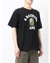 schwarzes bedrucktes T-Shirt mit einem Rundhalsausschnitt von A Bathing Ape