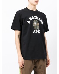 schwarzes bedrucktes T-Shirt mit einem Rundhalsausschnitt von A Bathing Ape