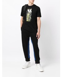 schwarzes bedrucktes T-Shirt mit einem Rundhalsausschnitt von Armani Exchange