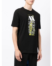 schwarzes bedrucktes T-Shirt mit einem Rundhalsausschnitt von Armani Exchange