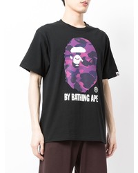 schwarzes bedrucktes T-Shirt mit einem Rundhalsausschnitt von A Bathing Ape