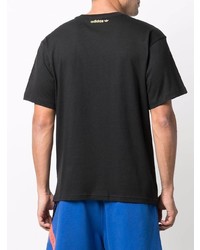 schwarzes bedrucktes T-Shirt mit einem Rundhalsausschnitt von adidas