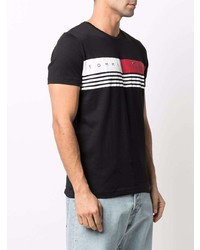 schwarzes bedrucktes T-Shirt mit einem Rundhalsausschnitt von Tommy Hilfiger