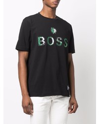 schwarzes bedrucktes T-Shirt mit einem Rundhalsausschnitt von BOSS