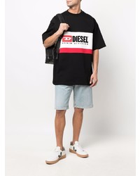 schwarzes bedrucktes T-Shirt mit einem Rundhalsausschnitt von Diesel