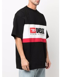 schwarzes bedrucktes T-Shirt mit einem Rundhalsausschnitt von Diesel