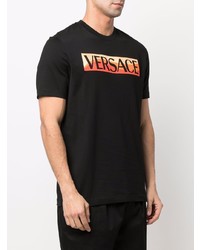 schwarzes bedrucktes T-Shirt mit einem Rundhalsausschnitt von Versace