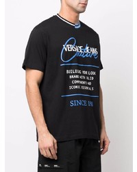 schwarzes bedrucktes T-Shirt mit einem Rundhalsausschnitt von VERSACE JEANS COUTURE