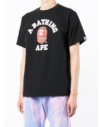 schwarzes bedrucktes T-Shirt mit einem Rundhalsausschnitt von A Bathing Ape