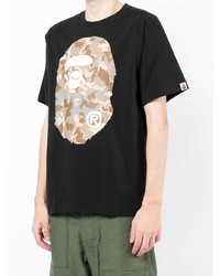 schwarzes bedrucktes T-Shirt mit einem Rundhalsausschnitt von A Bathing Ape