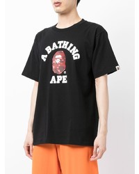 schwarzes bedrucktes T-Shirt mit einem Rundhalsausschnitt von A Bathing Ape