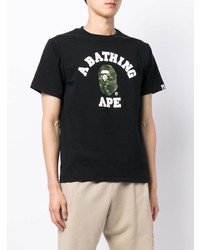 schwarzes bedrucktes T-Shirt mit einem Rundhalsausschnitt von A Bathing Ape