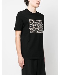 schwarzes bedrucktes T-Shirt mit einem Rundhalsausschnitt von BOSS