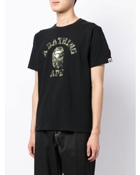 schwarzes bedrucktes T-Shirt mit einem Rundhalsausschnitt von A Bathing Ape