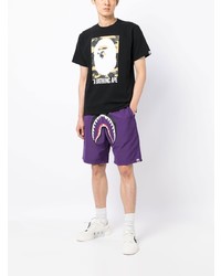 schwarzes bedrucktes T-Shirt mit einem Rundhalsausschnitt von A Bathing Ape