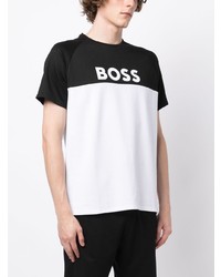 schwarzes bedrucktes T-Shirt mit einem Rundhalsausschnitt von BOSS