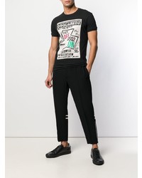 schwarzes bedrucktes T-Shirt mit einem Rundhalsausschnitt von DSQUARED2