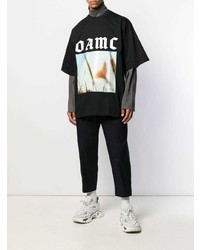 schwarzes bedrucktes T-Shirt mit einem Rundhalsausschnitt von Oamc