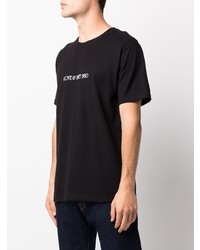 schwarzes bedrucktes T-Shirt mit einem Rundhalsausschnitt von Stussy