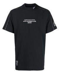 schwarzes bedrucktes T-Shirt mit einem Rundhalsausschnitt von MASTER BUNNY EDITION