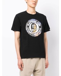 schwarzes bedrucktes T-Shirt mit einem Rundhalsausschnitt von A Bathing Ape