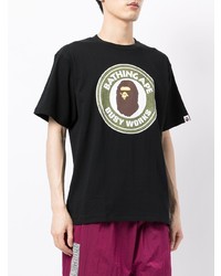 schwarzes bedrucktes T-Shirt mit einem Rundhalsausschnitt von A Bathing Ape