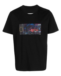 schwarzes bedrucktes T-Shirt mit einem Rundhalsausschnitt von MM6 MAISON MARGIELA